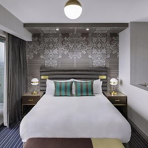 Quitinete com cama grande